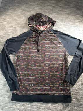 Beautiful Giant Men's Southwestern Aztec Print Raglan Pullover Hoodie Size Large